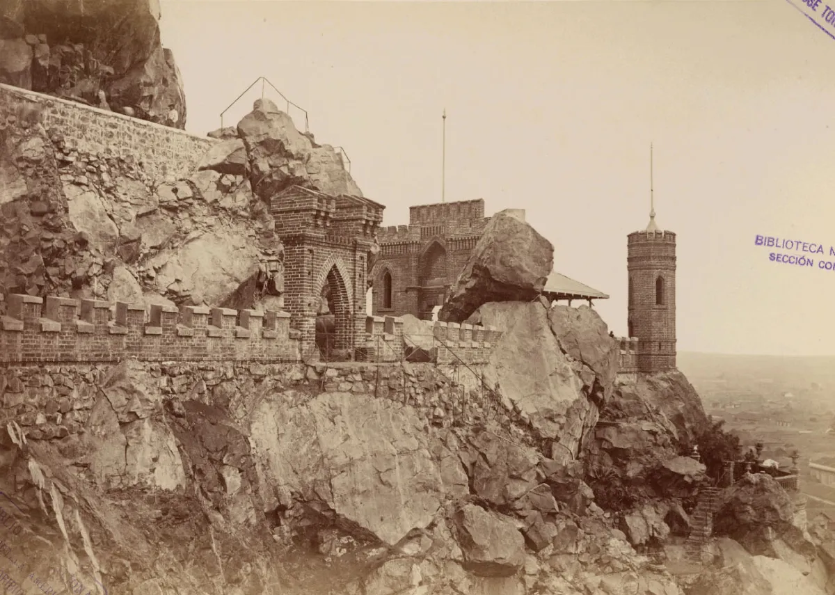 La Portada del Sendero de la Cascada, Cerro Santa Lucía, 1874 — 1874 | Chile de Ayer