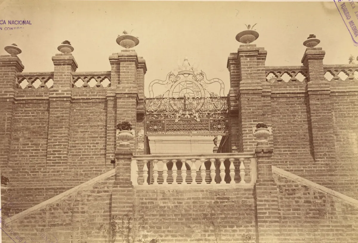 Escala de Honor del Cerro Santa Lucía, 1874 — 1874 | Chile de Ayer