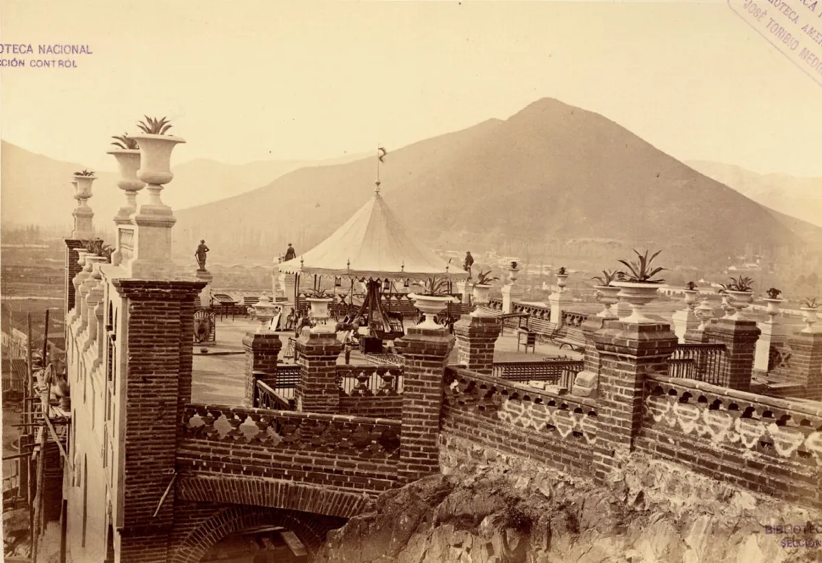 Terraza del Cerro Santa Lucía, 1874 — 1874 | Chile de Ayer
