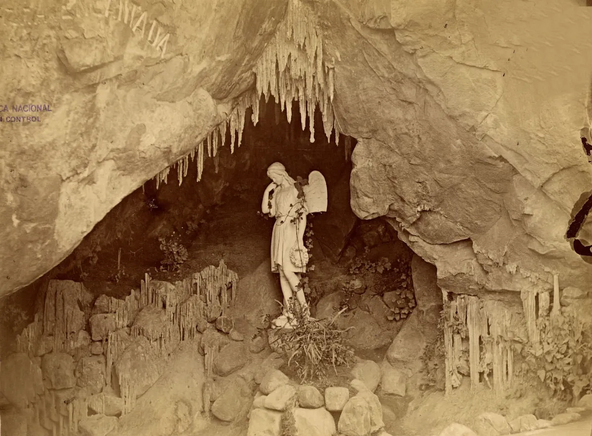 Gruta de la Cimarra, Cerro Santa Lucía, 1874 — 1874 | Chile de Ayer