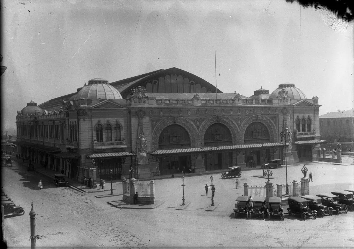 Vista frontal a Estación Mapocho — Estación Mapocho — 1912 | Chile de Ayer