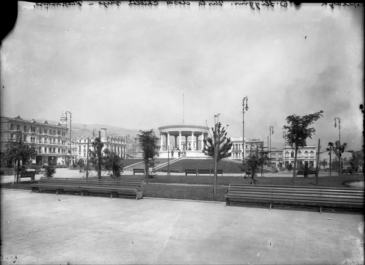 Plaza Ohiggins de Valparaiso, 1911 — Plaza O'Higgins — 1911 | Chile de Ayer