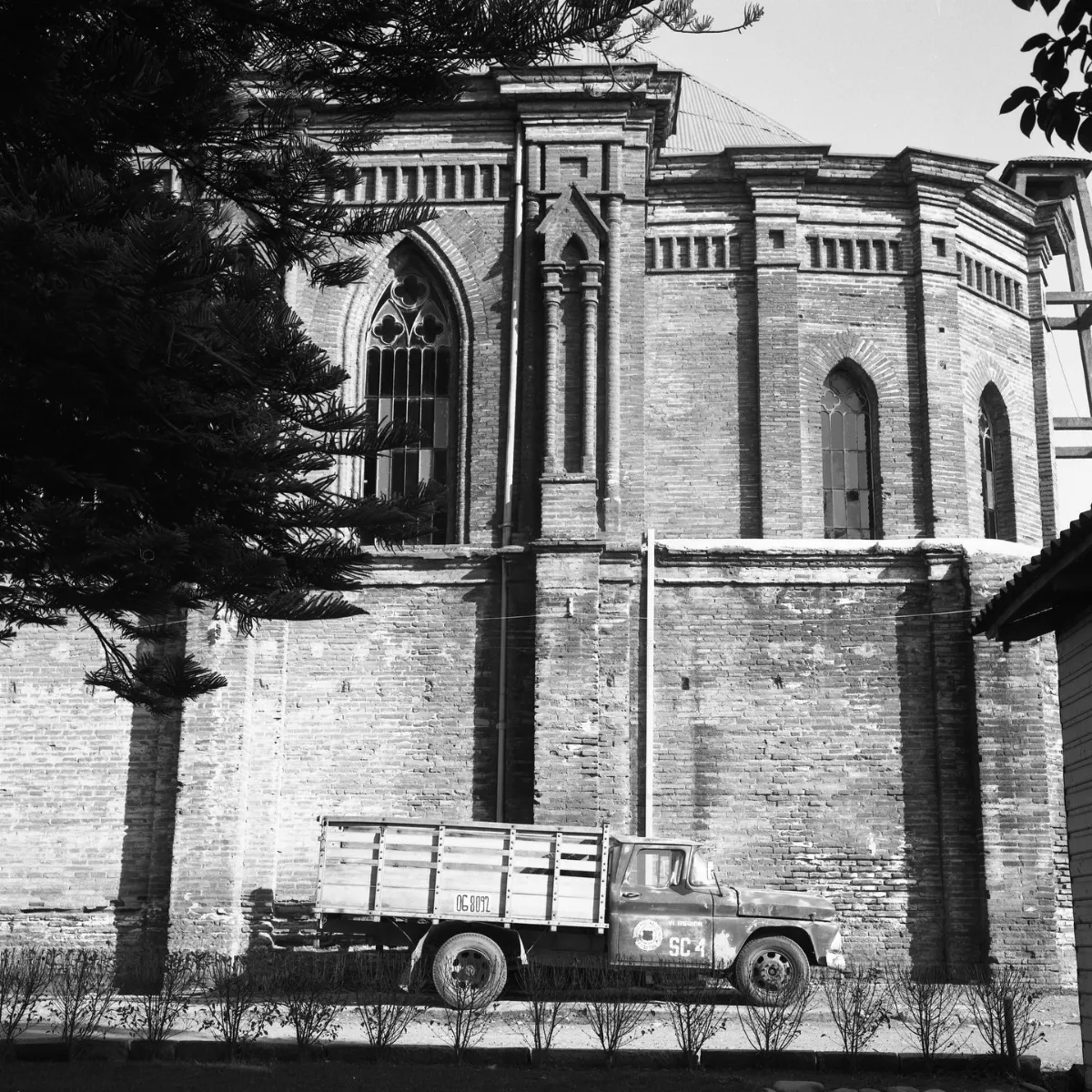 Capilla San Juan de Dios, lugar desconocido en ca 1900 — 1900 | Chile de Ayer