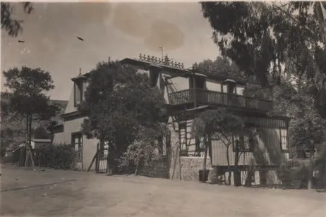 Casa en balneario de Zapallar, 1899 — Zapallar — 1899 | Chile de Ayer