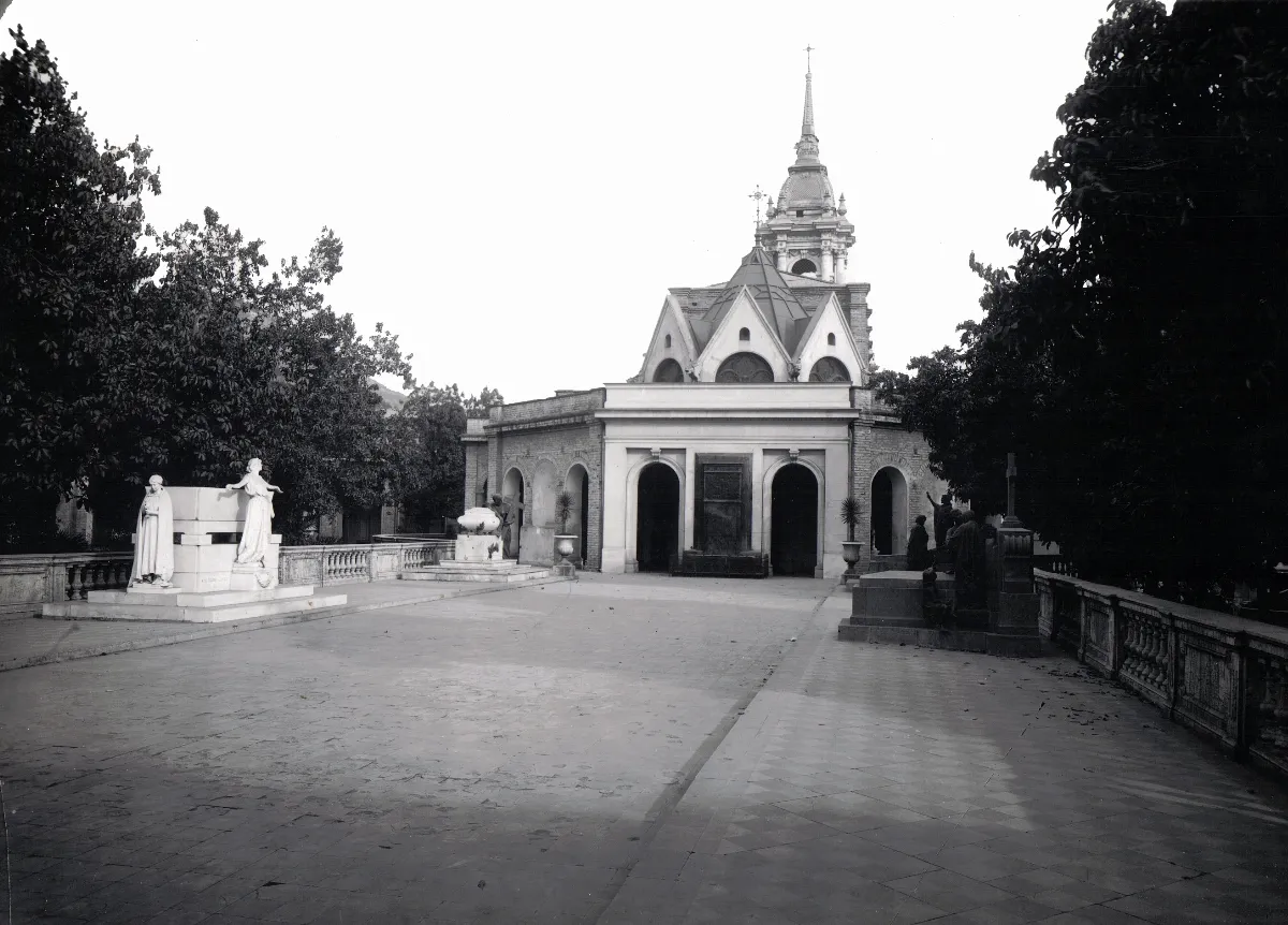 Cementerio Católico de Recoleta, 1883 — Cementerio Católico de Recoleta — 1883 | Chile de Ayer
