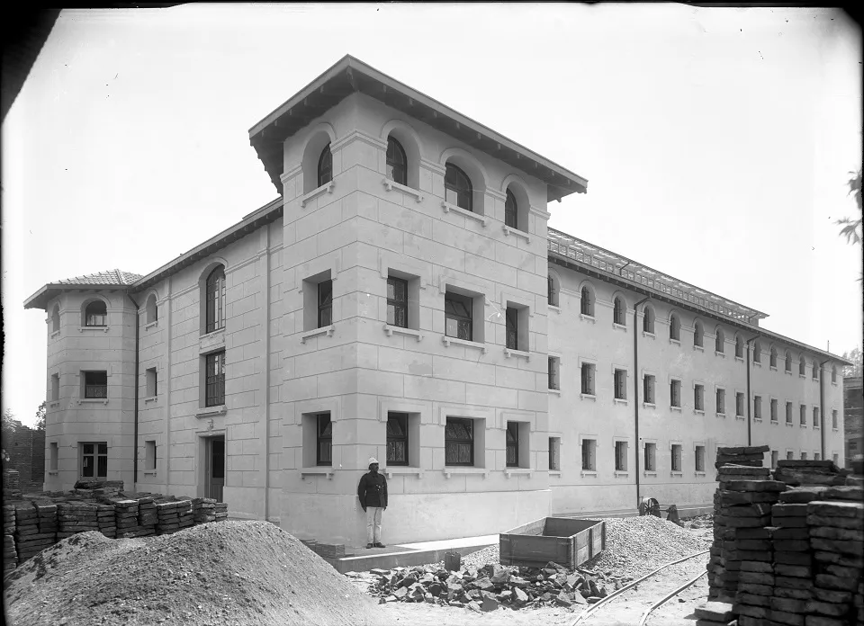 Casa Correccional de Mujeres — Casa Correccional de Mujeres — 1915 | Chile de Ayer