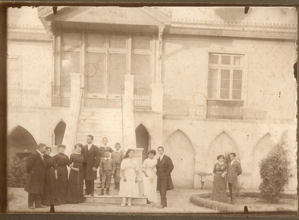 Familia Van De Wyngard en Quinta Normal, 1911 — Quinta Normal — 1911 | Chile de Ayer