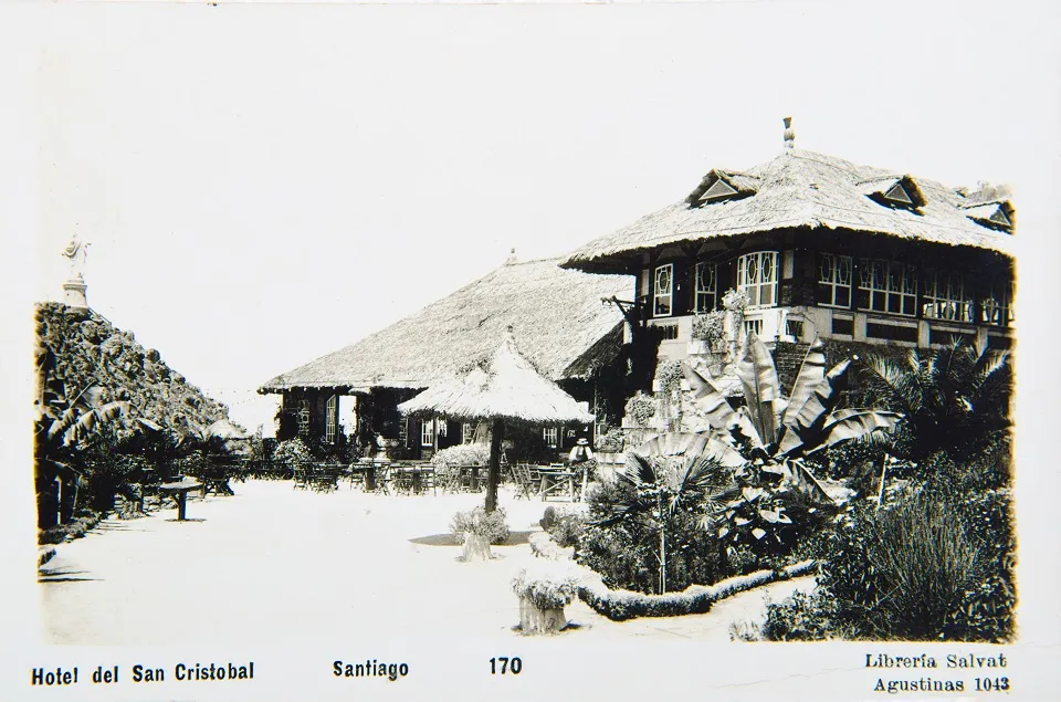 Casino Cumbre en el San Cristóbal, 1921 — Cerro San Cristóbal — 1921 | Chile de Ayer