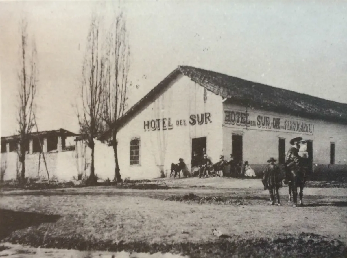 Hotel del sur en la estación central de ferrocarriles, 1859 — 1859 | Chile de Ayer