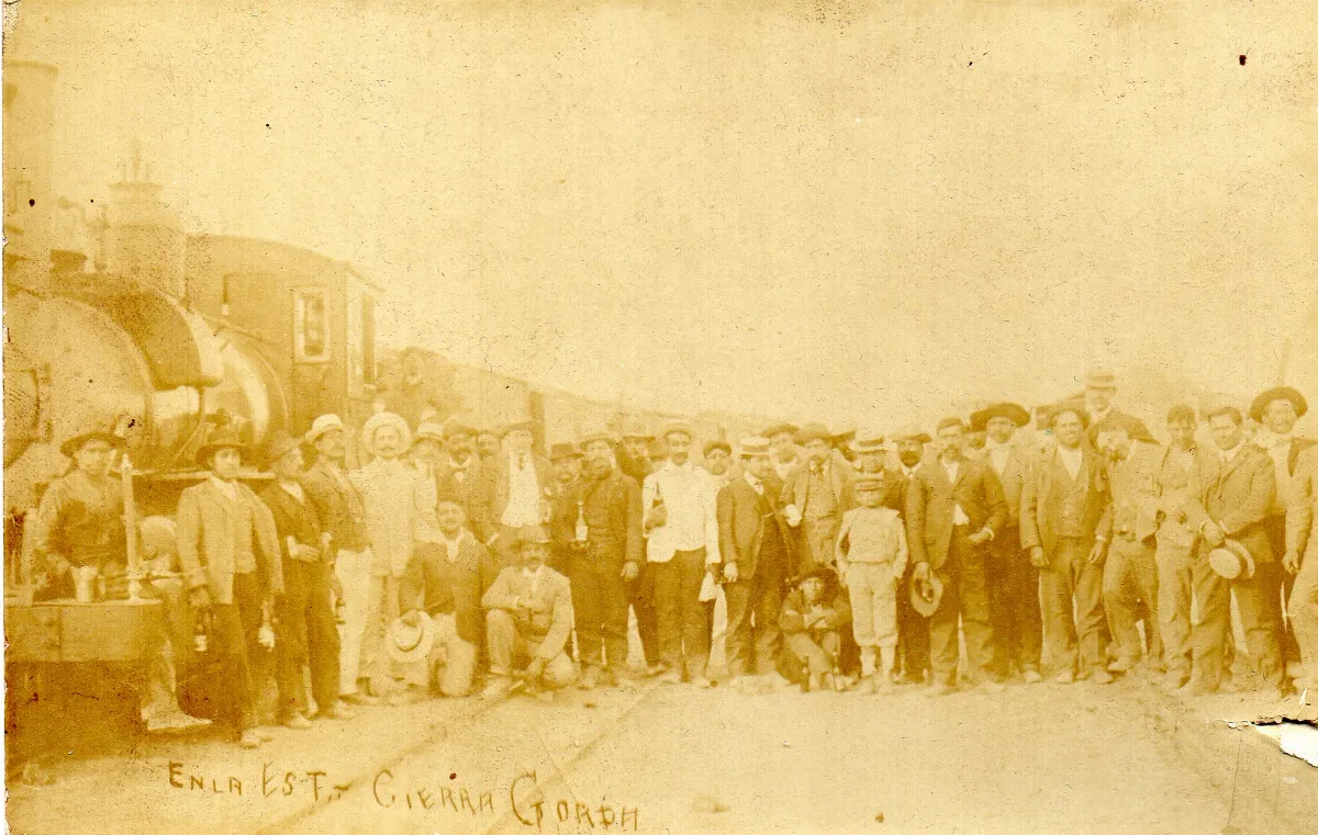 Trabajadores en Sierra Gorda, 1907 — Estación Sierra Gorda — 1907 | Chile de Ayer