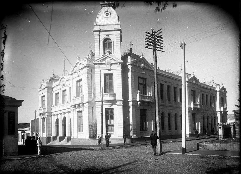 Intendencia de la Provincia del Biobío en Los Ángeles, 1920 — Intendencia de la Provincia del Biobío — 1920 | Chile de Ayer