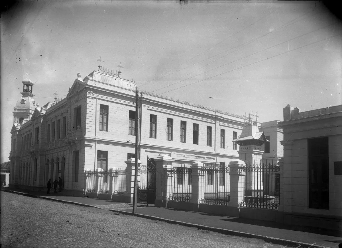 Intendencia de la Provincia del Biobío en Los Ángeles, 1920 — Intendencia de la Provincia del Biobío — 1920 | Chile de Ayer