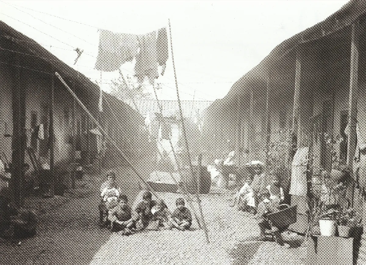 Interior de un conventillo en 1920 — 1920 | Chile de Ayer