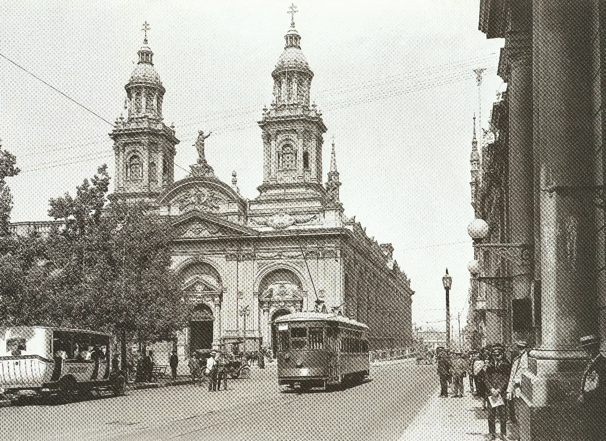 Catedral de Santiago en la década de 1920. — 1920 | Chile de Ayer
