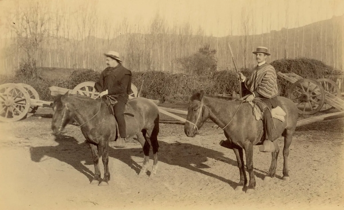 Hombres a caballo, zona central, 1888 — 1888 | Chile de Ayer
