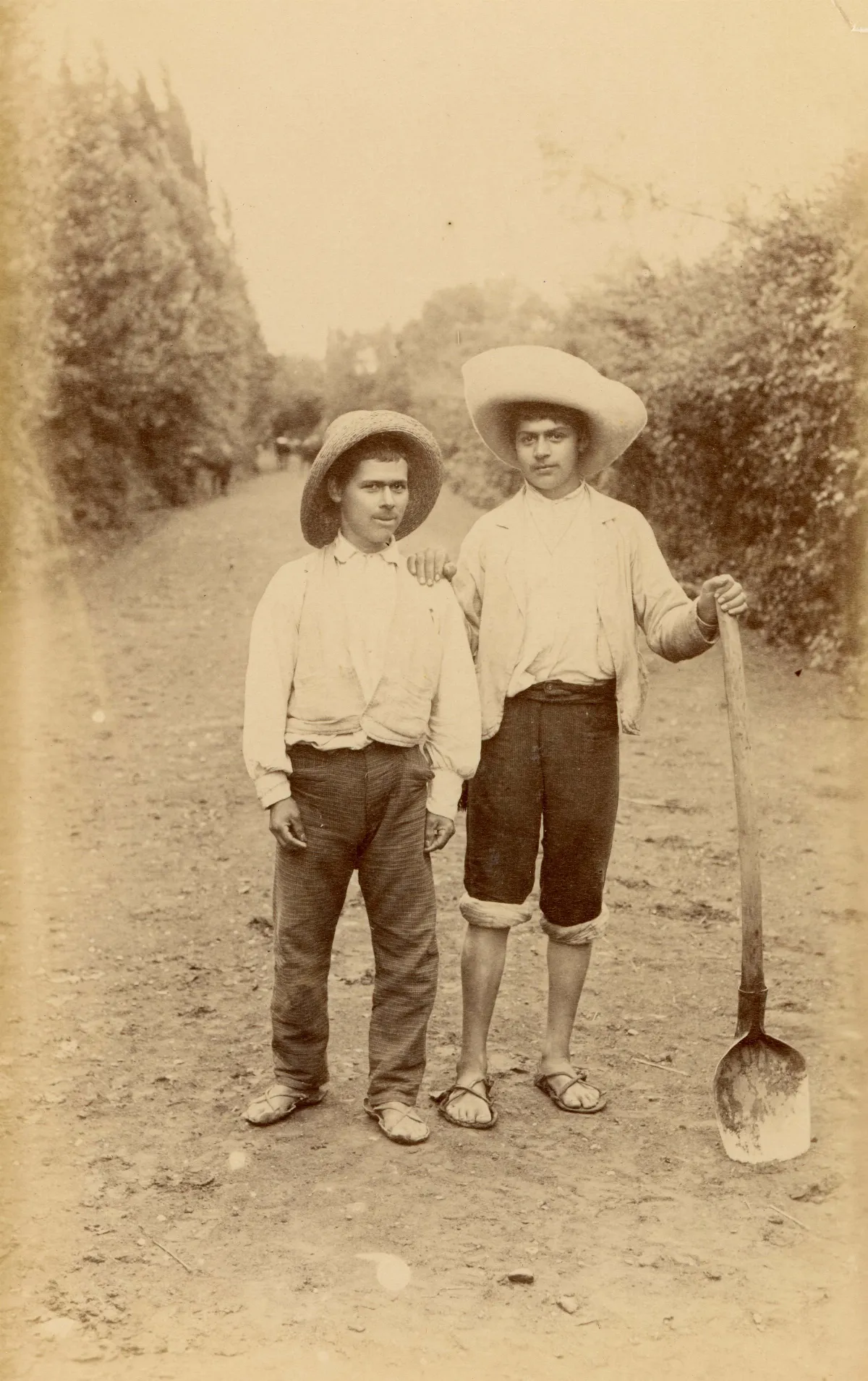 Campesinos en zona central, 1888 — 1888 | Chile de Ayer