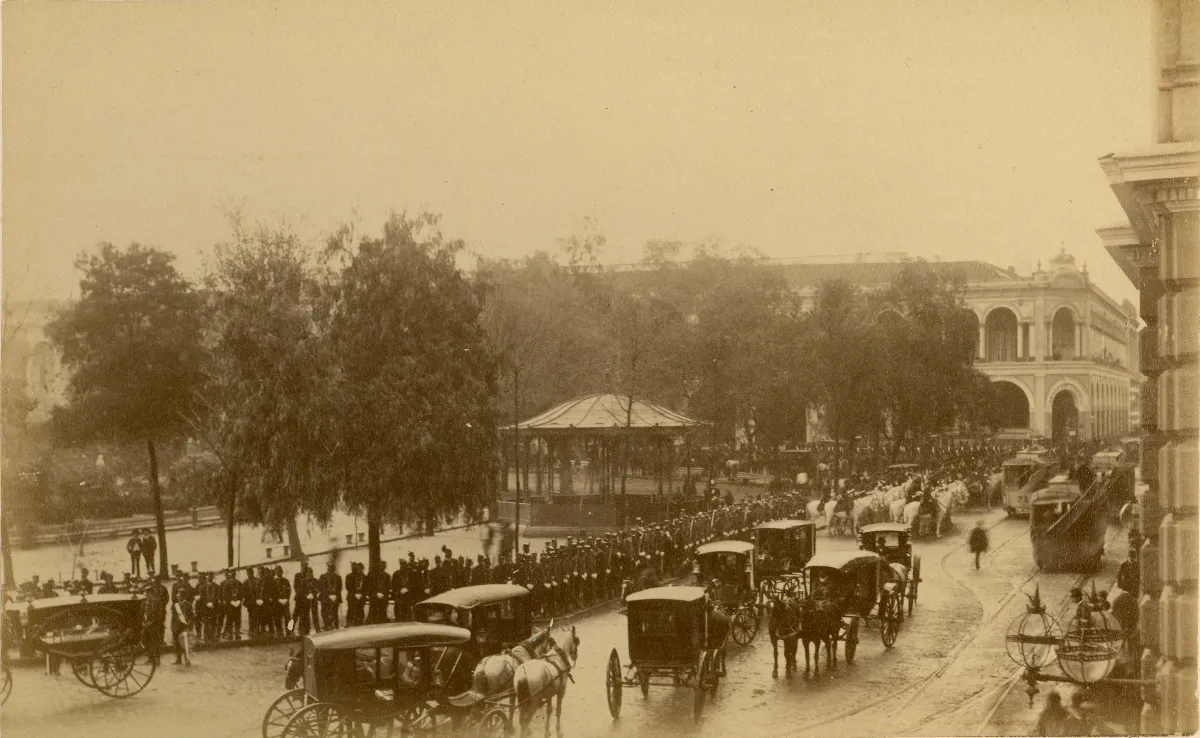 Plaza de Armas de Santiago en 1888 — Plaza de Armas de Santiago — 1888 | Chile de Ayer
