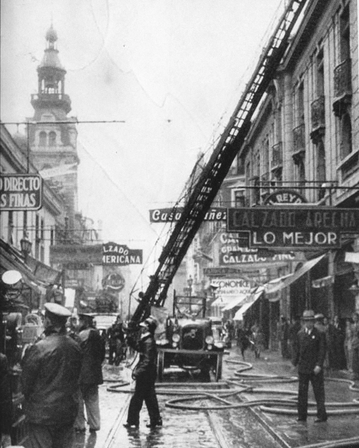 Incendio Santiago Centro 1950 — Calle Puente — 1950 | Chile de Ayer