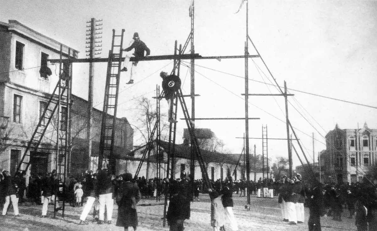 Ejercicios de Bomberos 1921 — Barrio Brasil — 1921 | Chile de Ayer