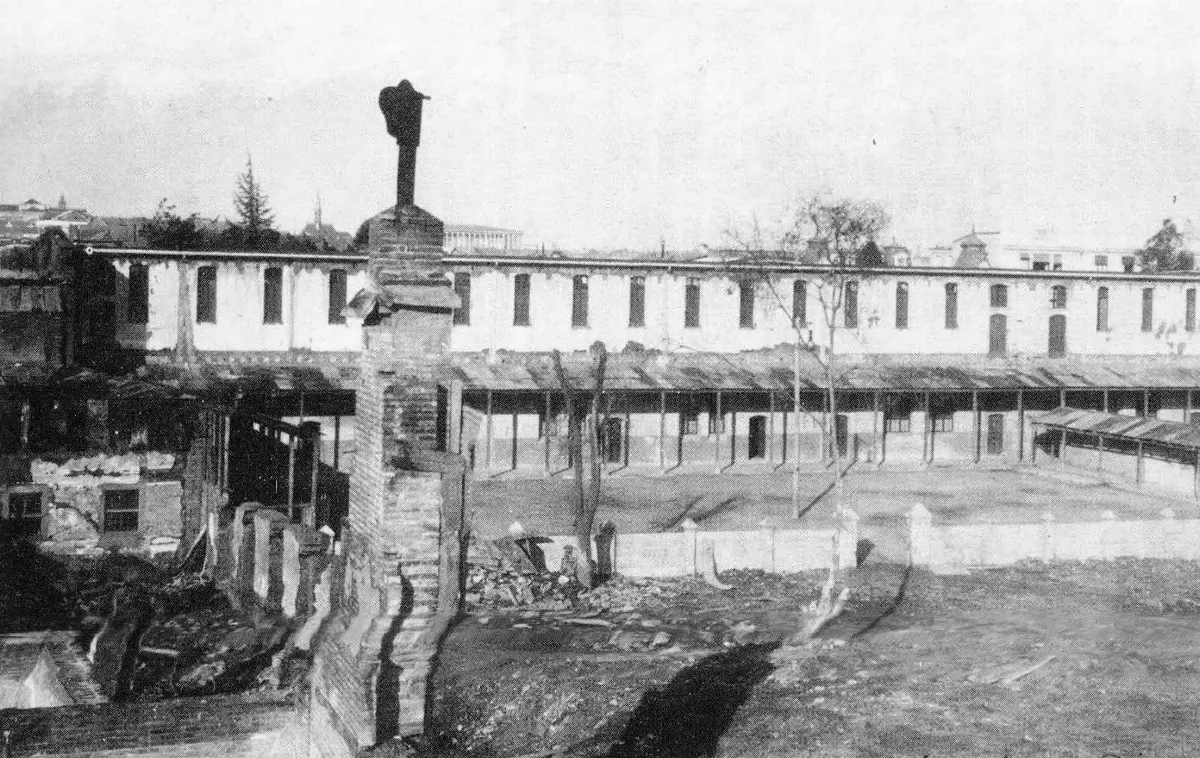 Incendio Colegio Padres Franceses 1920 — Colegio de los Sagrados Corazones de la Alameda — 1920 | Chile de Ayer