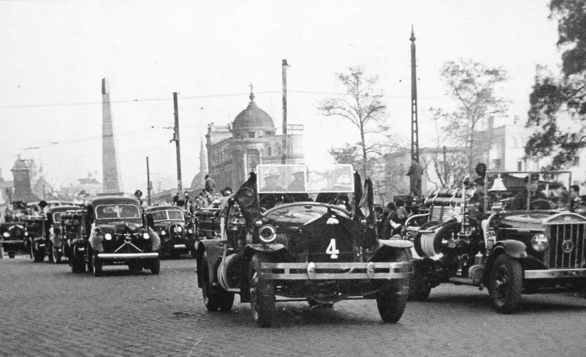 Carros Bomberos 1931 — Recoleta — 1931 | Chile de Ayer