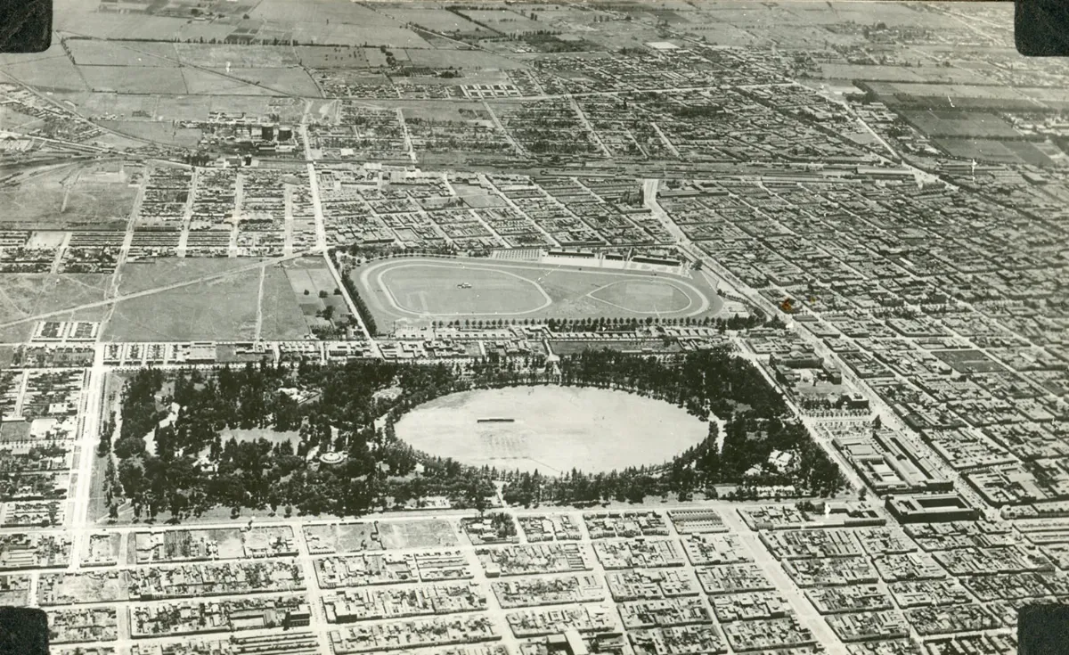 Vista Área Santiago en 1931 — Club Hípico de Santiago — 1931 | Chile de Ayer