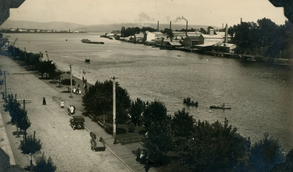 Valdivia 1926 — Río Calle-Calle — 1925 | Chile de Ayer