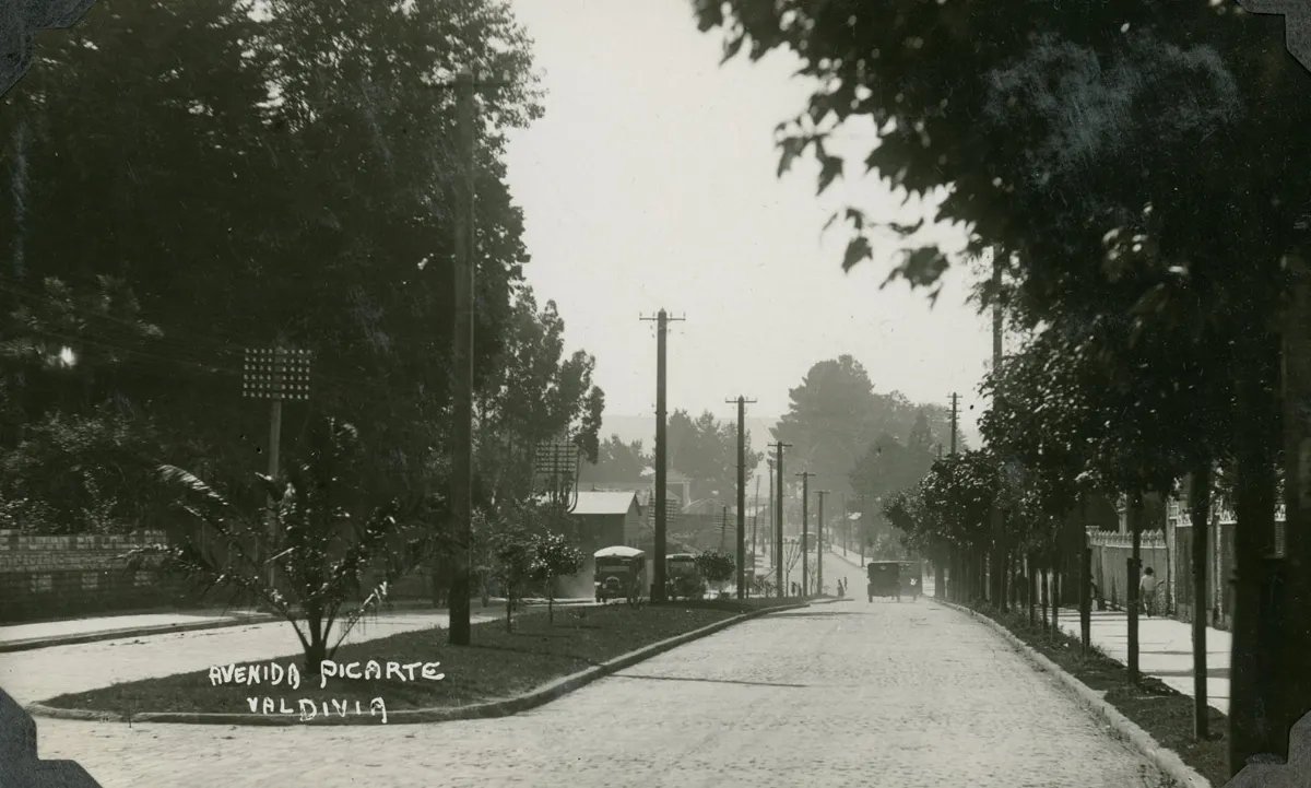 Valdivia 1926 — Avenida Picarte — 1926 | Chile de Ayer