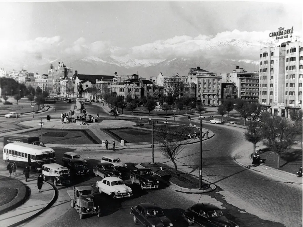 Plaza Baquedano 1944 — Plaza Baquedano — 1944 | Chile de Ayer