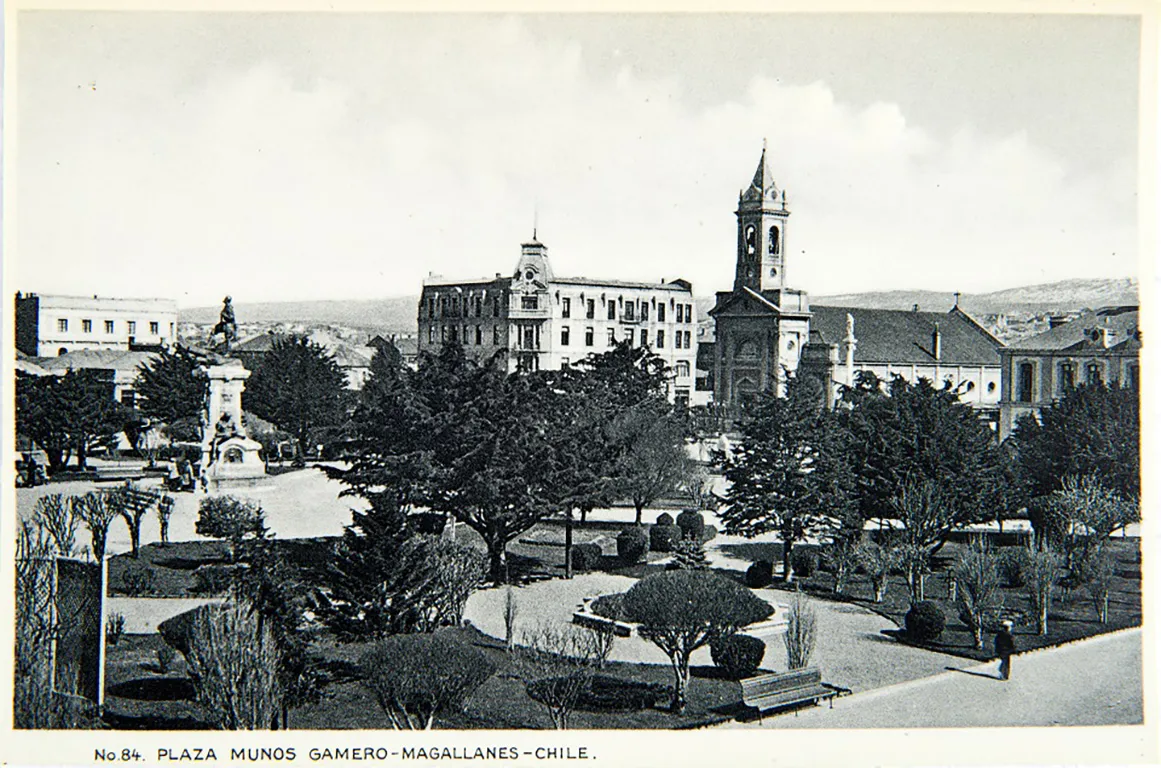 Plaza Muñoz Gamero ca. 1910 — Plaza Muñoz Gamero — 1910 | Chile de Ayer