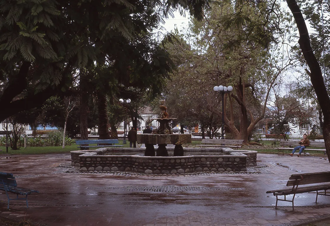 Plaza de Armas de Buin ca. 1980 — Plaza de Armas de Buin — 1980 | Chile de Ayer
