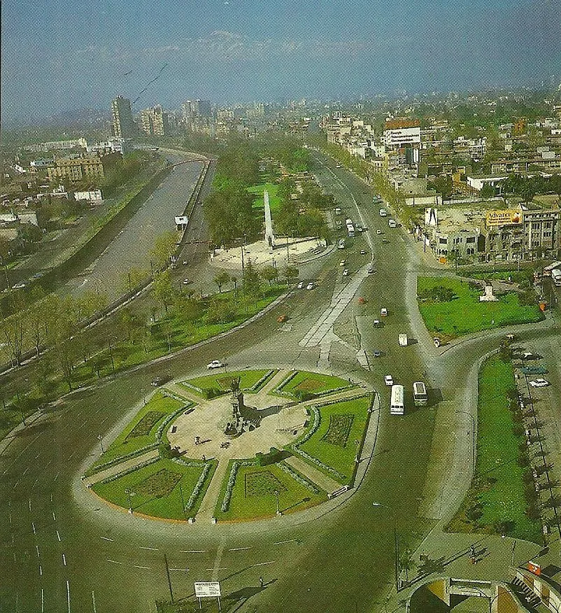 Plaza Baquedano, 1987 — Plaza Baquedano — 1987 | Chile de Ayer