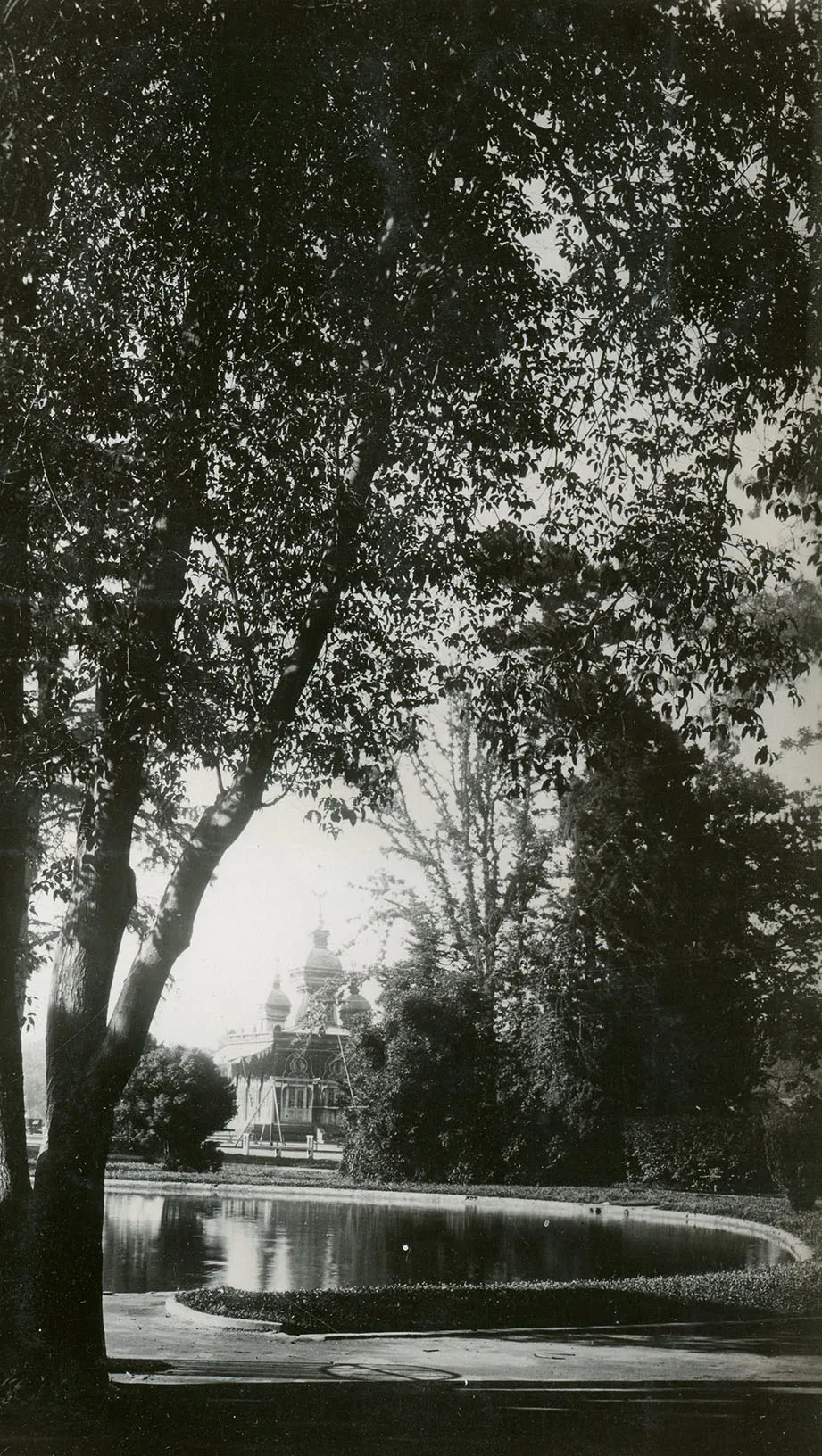 Quinta Normal C.a 1930 — Parque Quinta Normal — 1930 | Chile de Ayer