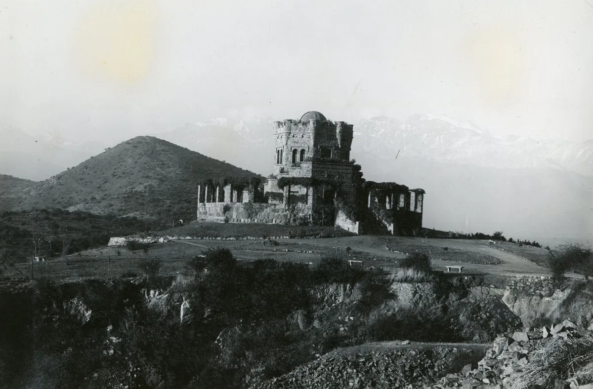 Cerro San Cristóbal C.a 1930 — Observatorio del Cerro San Cristóbal — 1930 | Chile de Ayer