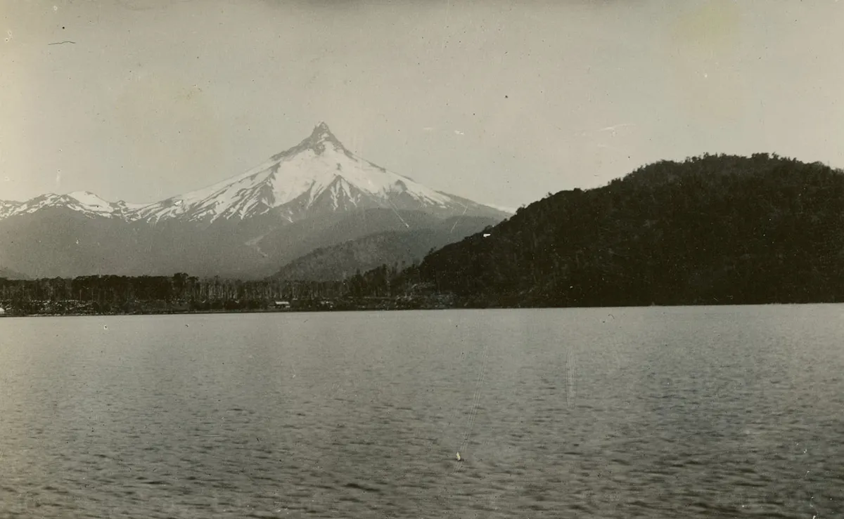 Volcán Puntiagudo C.a 1930 — 1930 | Chile de Ayer