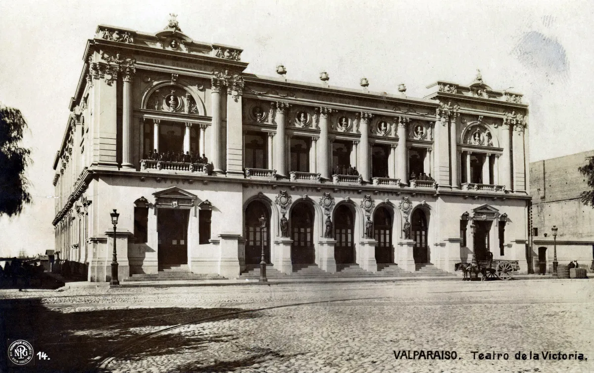 Segundo Teatro Victoria de Valparaíso, ca. 1906 — Plaza de la Victoria — 1906 | Chile de Ayer