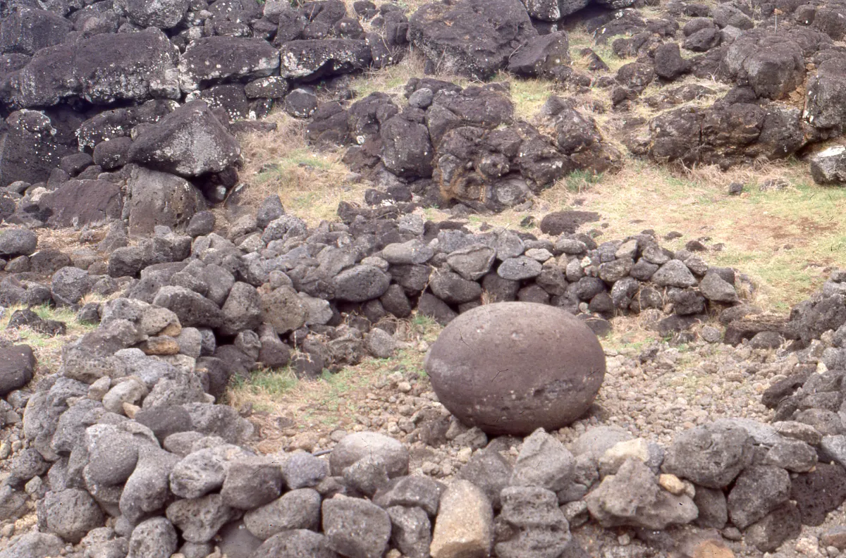 Te Pito O Te Henua en 1978 — Te Pito Kura — 1978 | Chile de Ayer