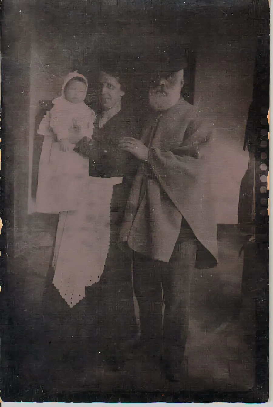 Ema Heyermann Weiss y Enrique Lanz Acuña, ca. 1894 — Viña Carmen — 1894 | Chile de Ayer