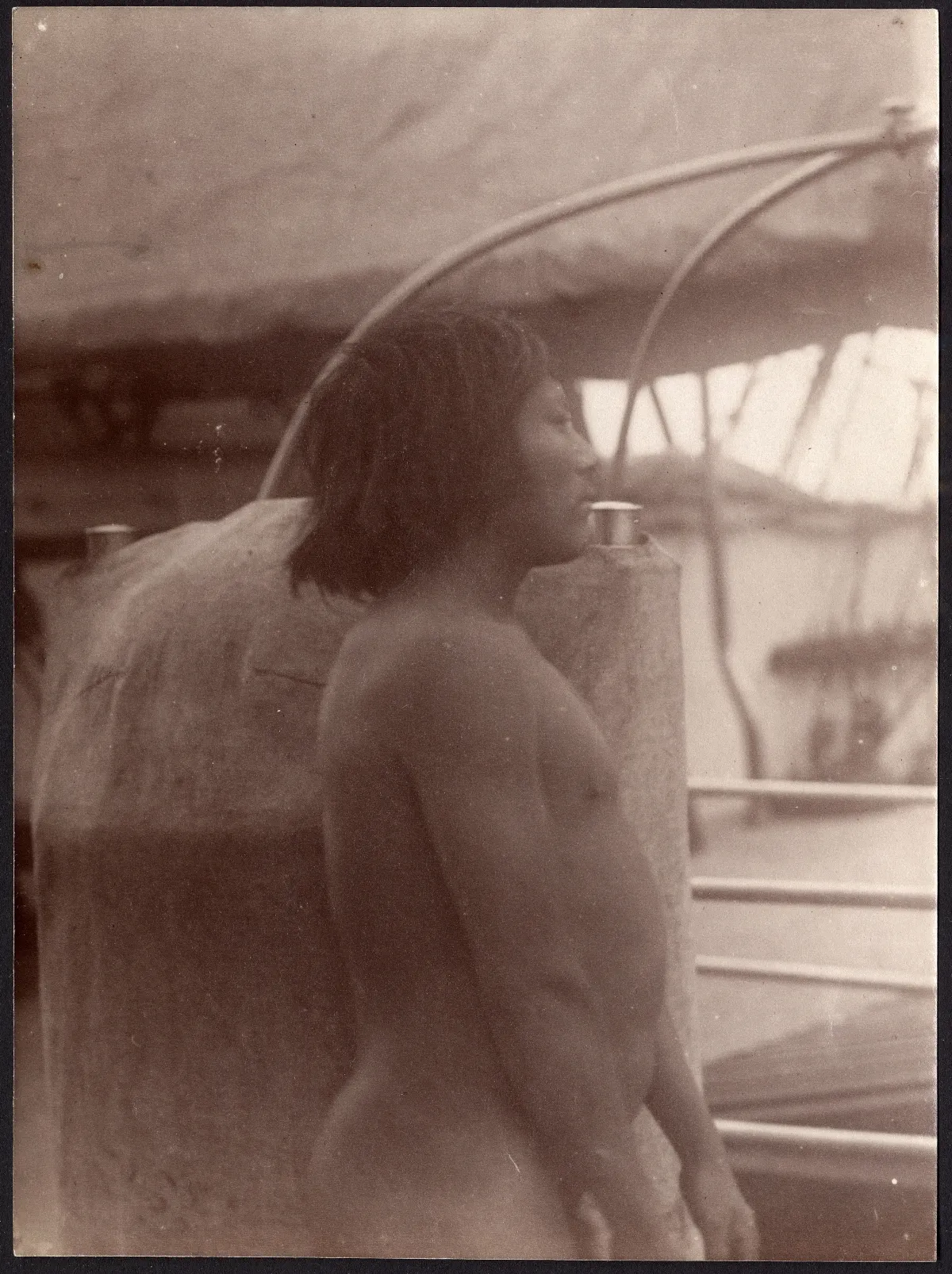 Hombre Kawésqar en el Vanadium, ca. 1894 — 1894 | Chile de Ayer