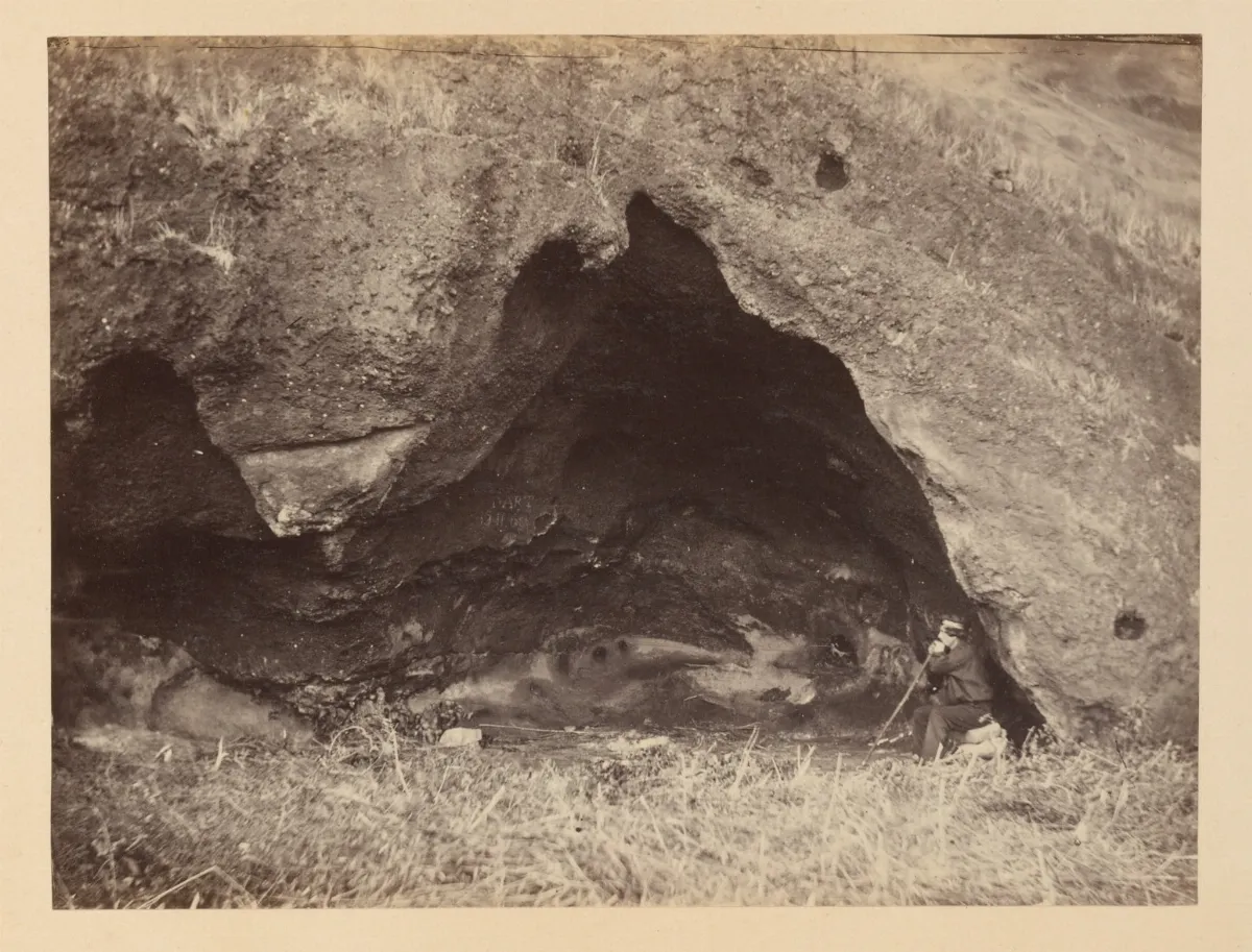 Cueva de Robinson Crusoe, Juan Fernández, 1868 — 1865 | Chile de Ayer