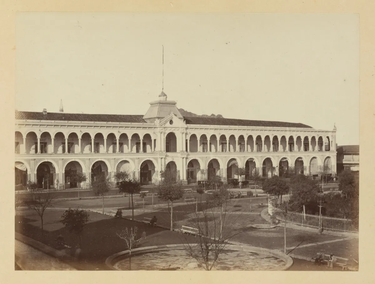 Portal Mac Clure, Plaza Mayor de Santiago, 1868 — 1865 | Chile de Ayer