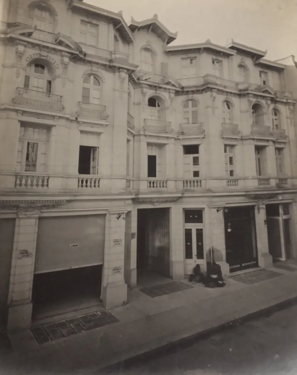 Galeria Alessandri  1912 — Galería Alessandri — 1912 | Chile de Ayer