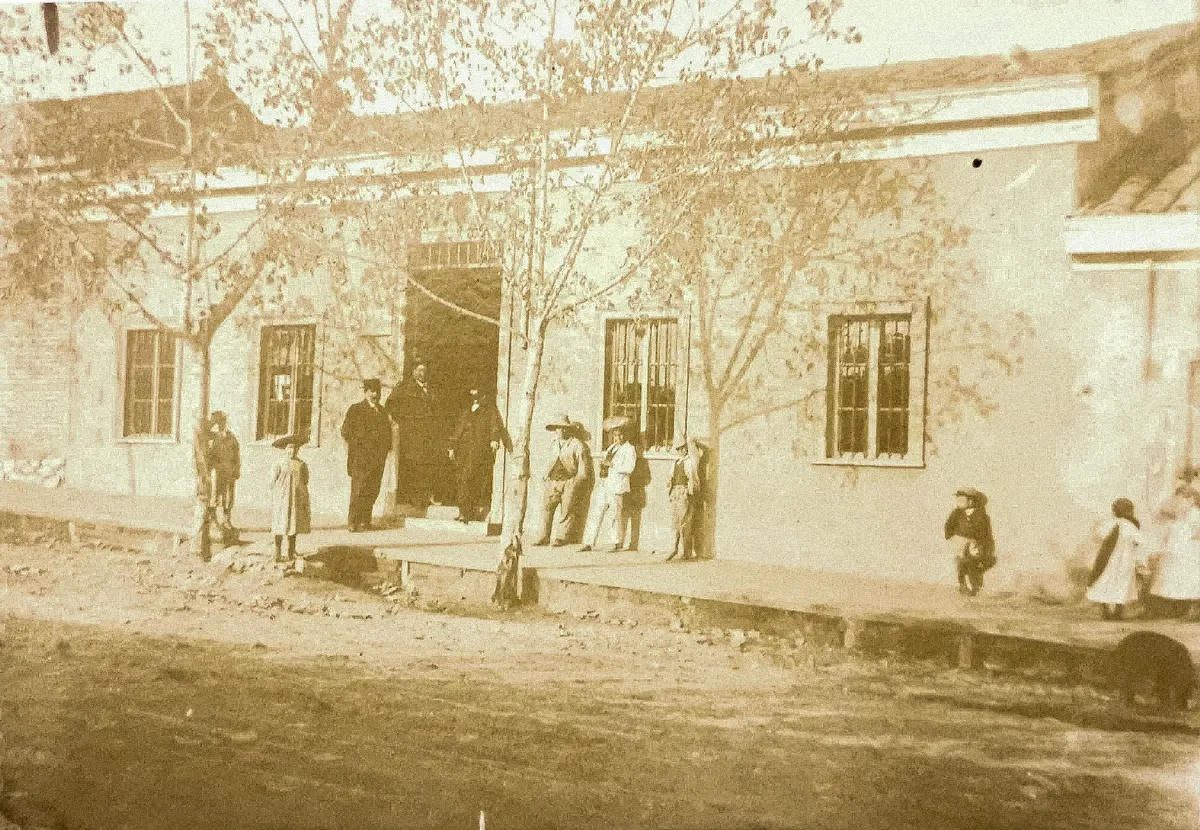 Casa familia Schäfer Hallgrimsen, 1900 — Calle José Toribio Medina — 1900 | Chile de Ayer