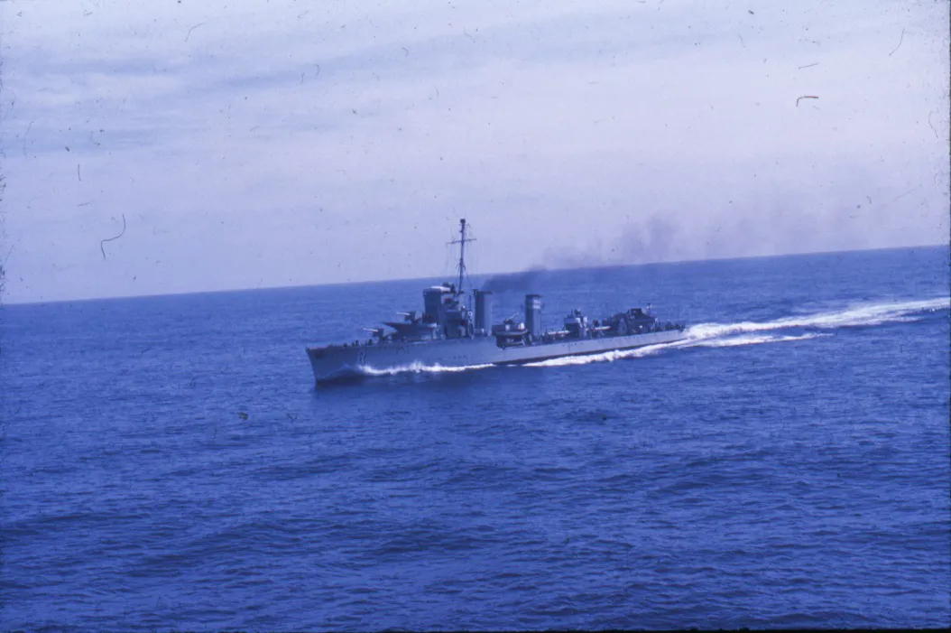 Valparaíso, ejercicios de la Armada de Chile, 1953 — Bahía de Valparaíso — 1953 | Chile de Ayer