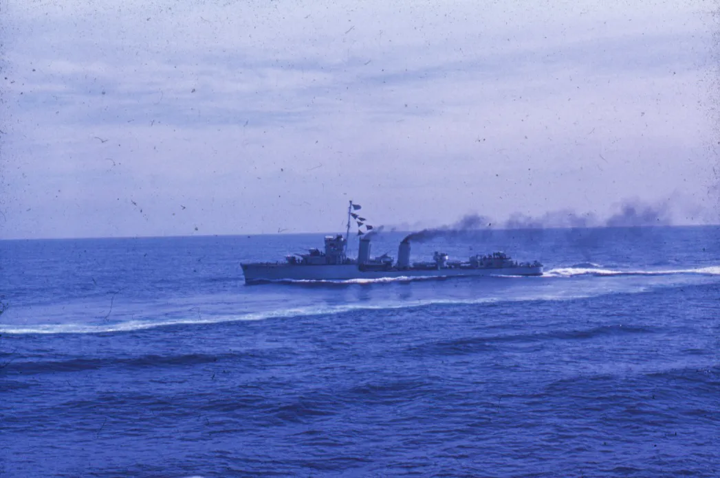 Valparaíso, ejercicios de la Armada de Chile, 1953 — Bahía de Valparaíso — 1953 | Chile de Ayer