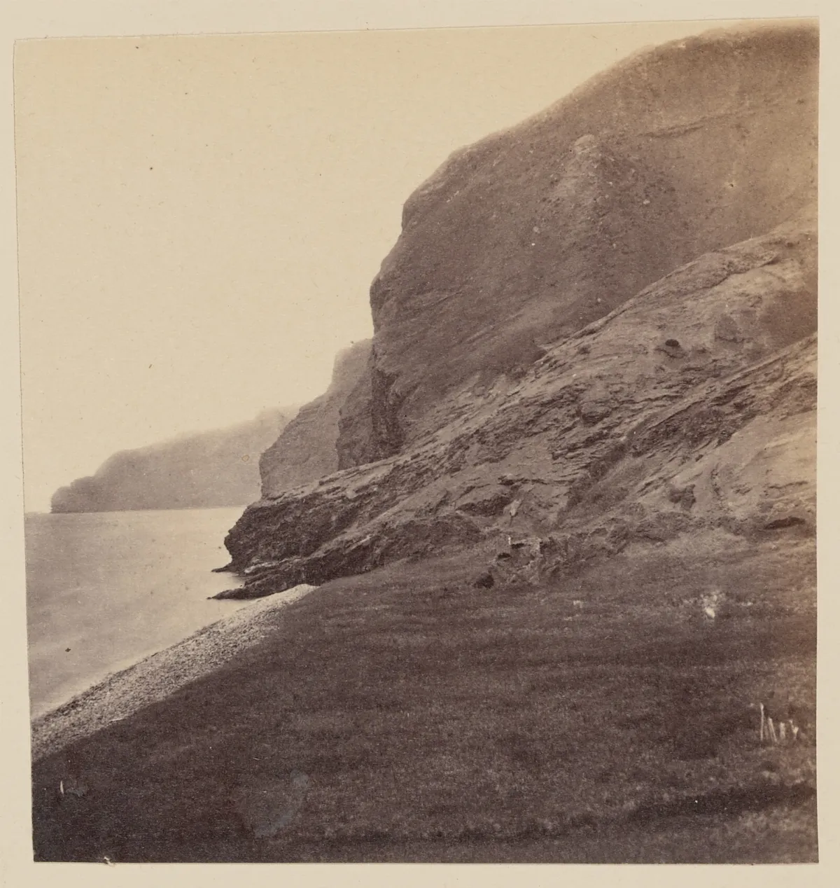 Vista de la costa y bahía oeste, Isla Robinson Crusoe, 1860 — 1860 | Chile de Ayer
