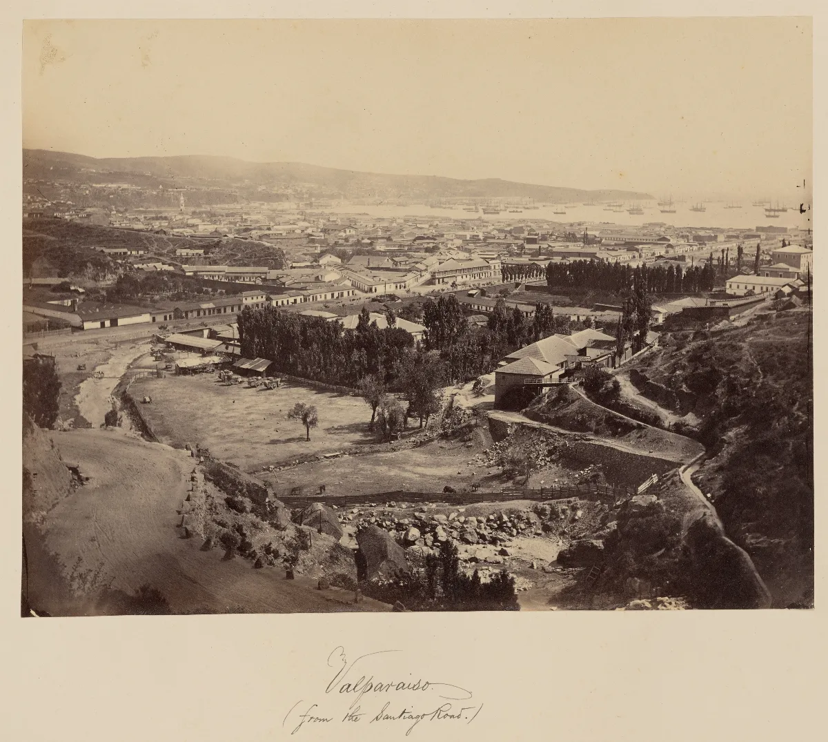 Valparaíso desde el camino a Santiago, 1860 — 1860 | Chile de Ayer