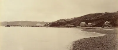 Playa de Castro y Vapor Pudeto 1893. — 1893 | Chile de Ayer