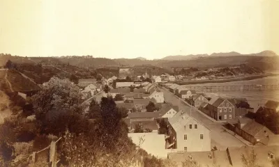 Puerto Montt desde los altos de Pückle, 1893. — 1893 | Chile de Ayer