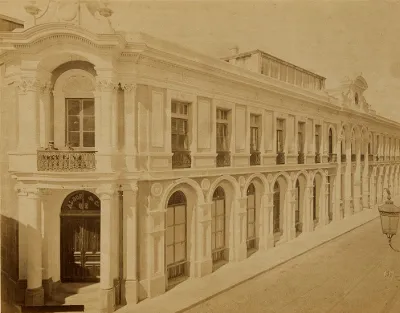 Calle Arturo Prat de Valparaíso, ca. 1870s — Barrio El Almendral — 1870 | Chile de Ayer